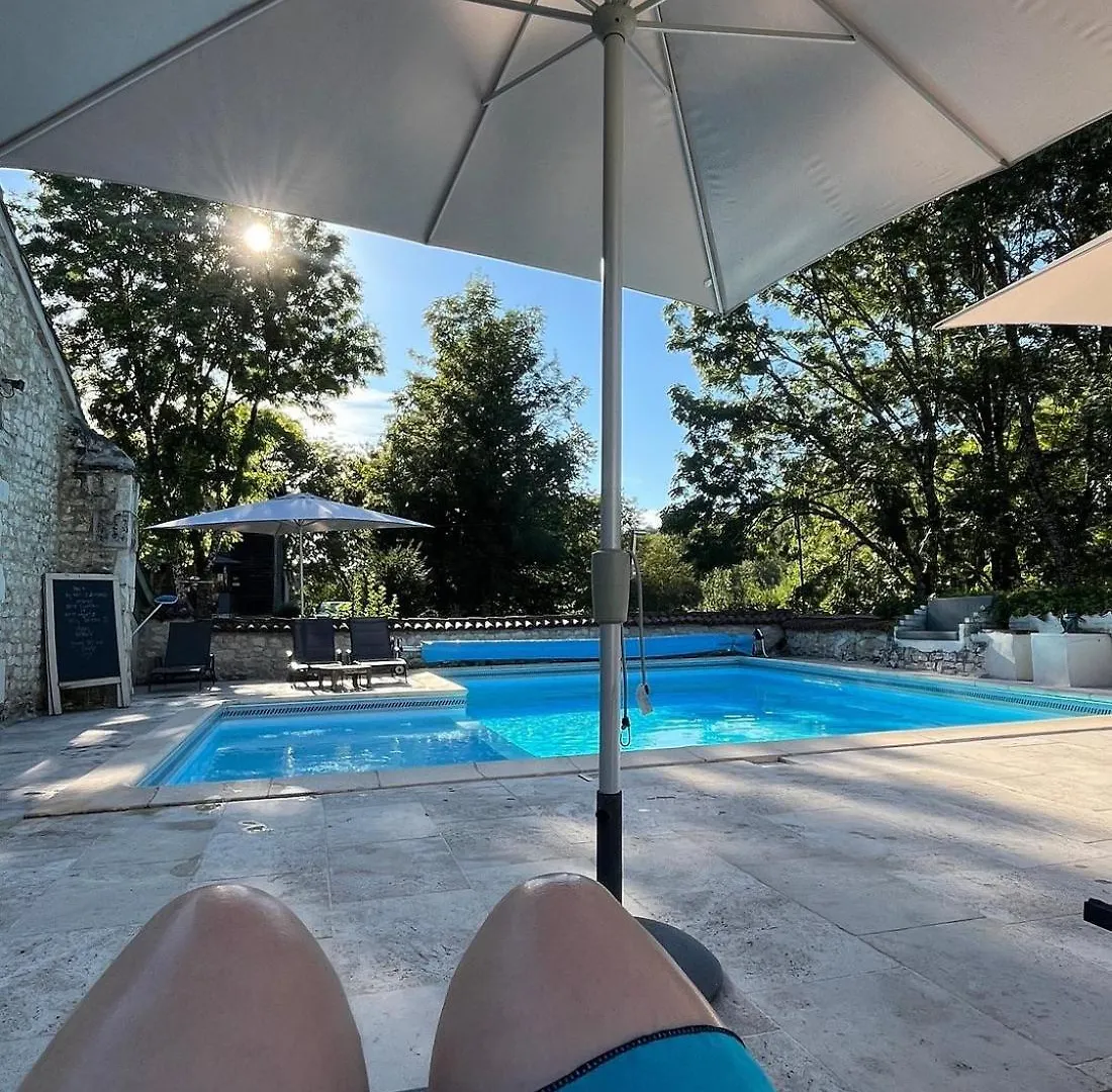 **** Couette-café B&B Culinaire La Mouline Belveze France